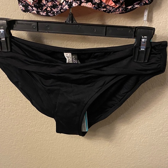 Seafolly Black Floral Underwire Bikini Set - Picture 5 of 8